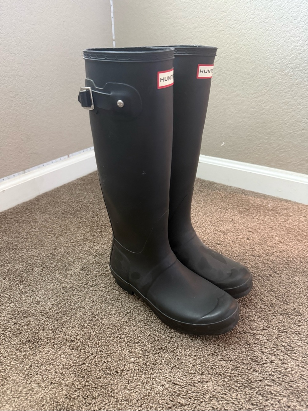 Hunter women’s Tall Black Rain Boots